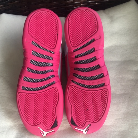 Air Jordan 12 Valentine's Day Vivid Pink - Picture 10 of 15
